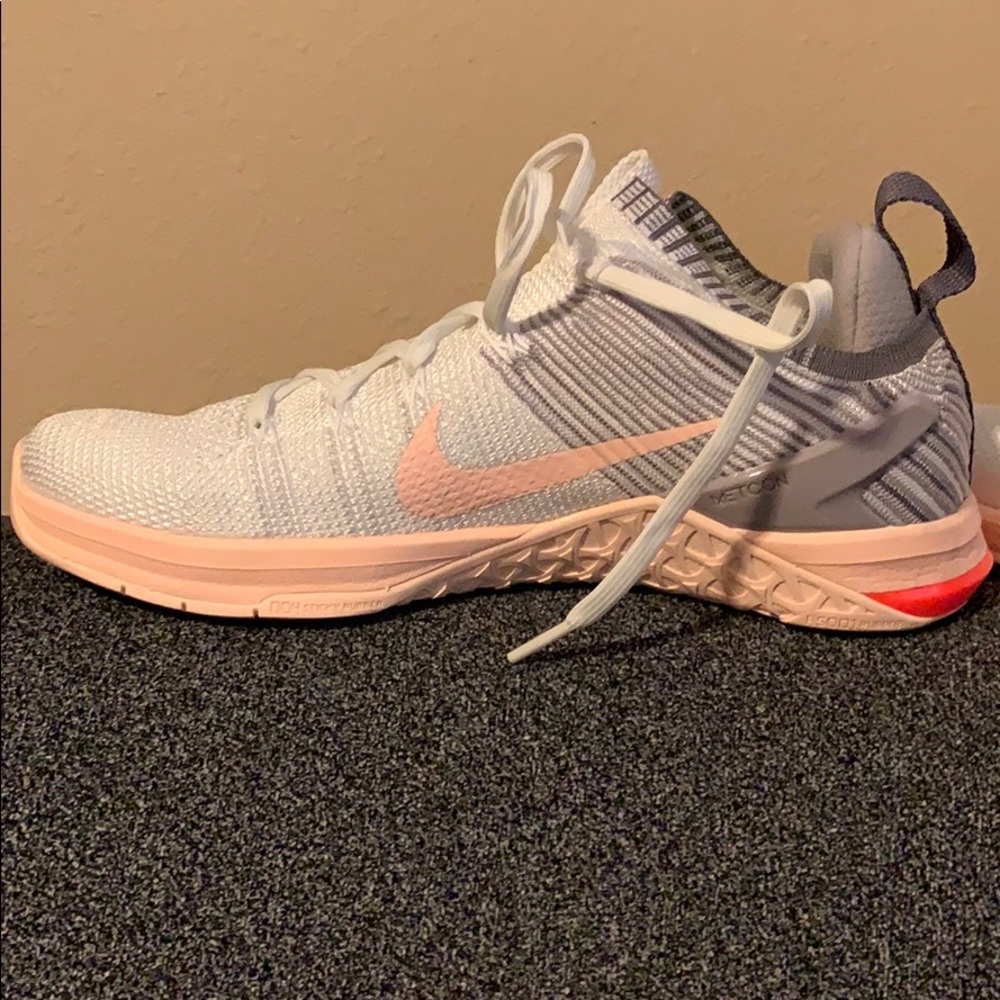 New without box Nike Metcon 2